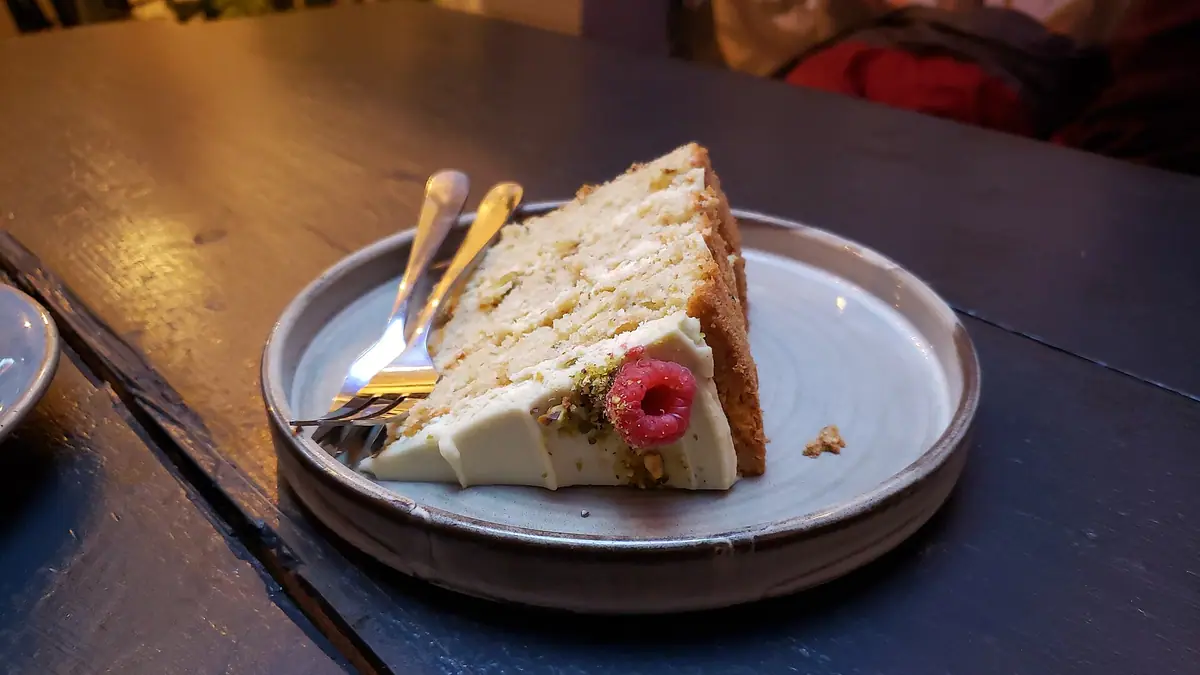 Valentines Cakes & Bakes – cake shop in Blackpool town centre